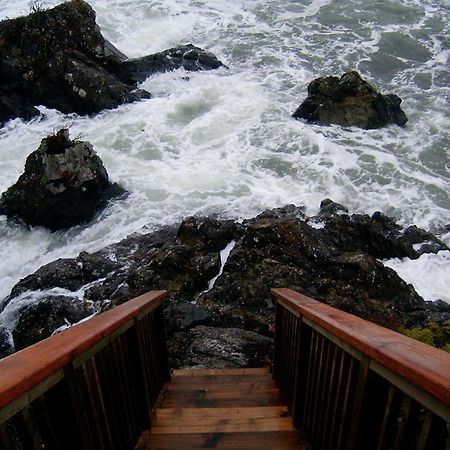 Reef Point Oceanfront Bed And Breakfast Ucluelet Extérieur photo
