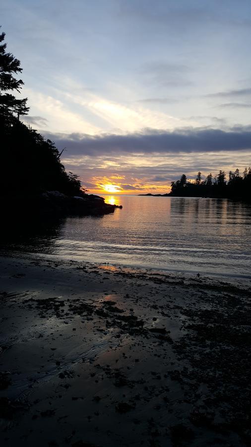 Reef Point Oceanfront Bed And Breakfast Ucluelet Extérieur photo