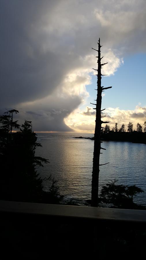 Reef Point Oceanfront Bed And Breakfast Ucluelet Extérieur photo