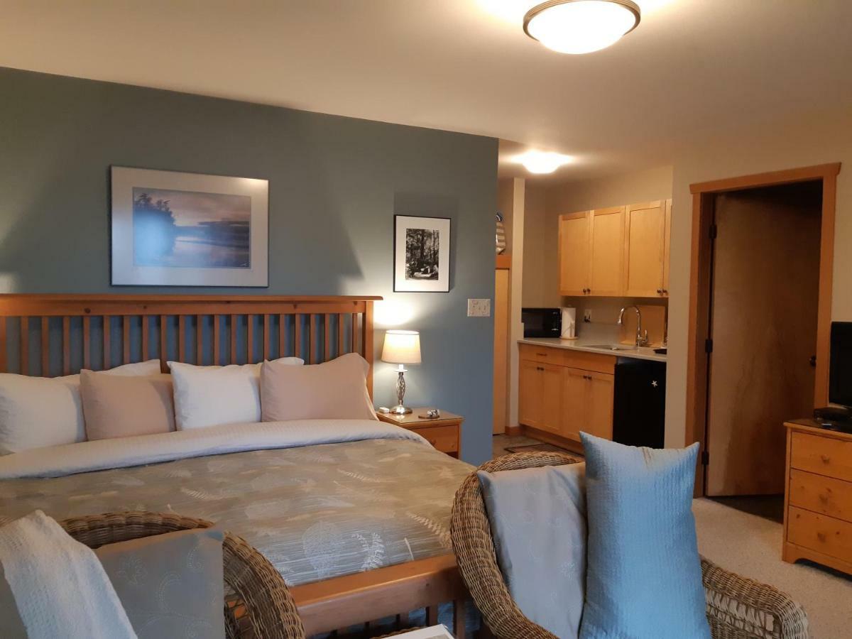 Reef Point Oceanfront Bed And Breakfast Ucluelet Extérieur photo